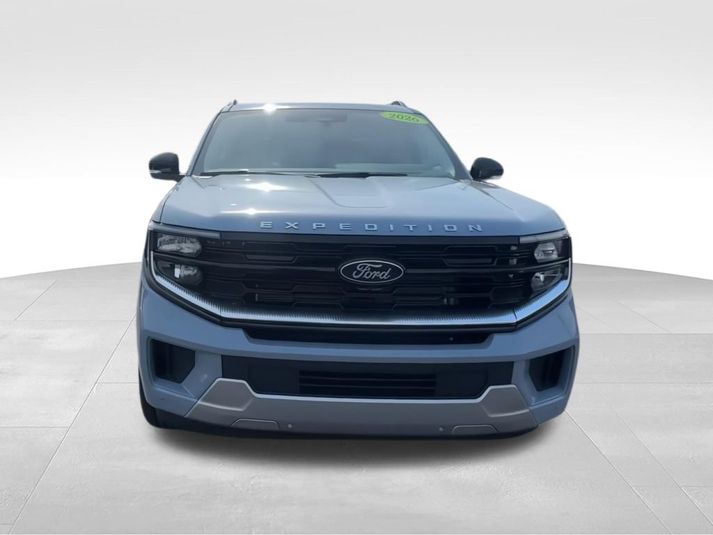 New 2026 Ford Expedition Max Platinum w/ Platinum Ultimate Package AWD/4WD image 3