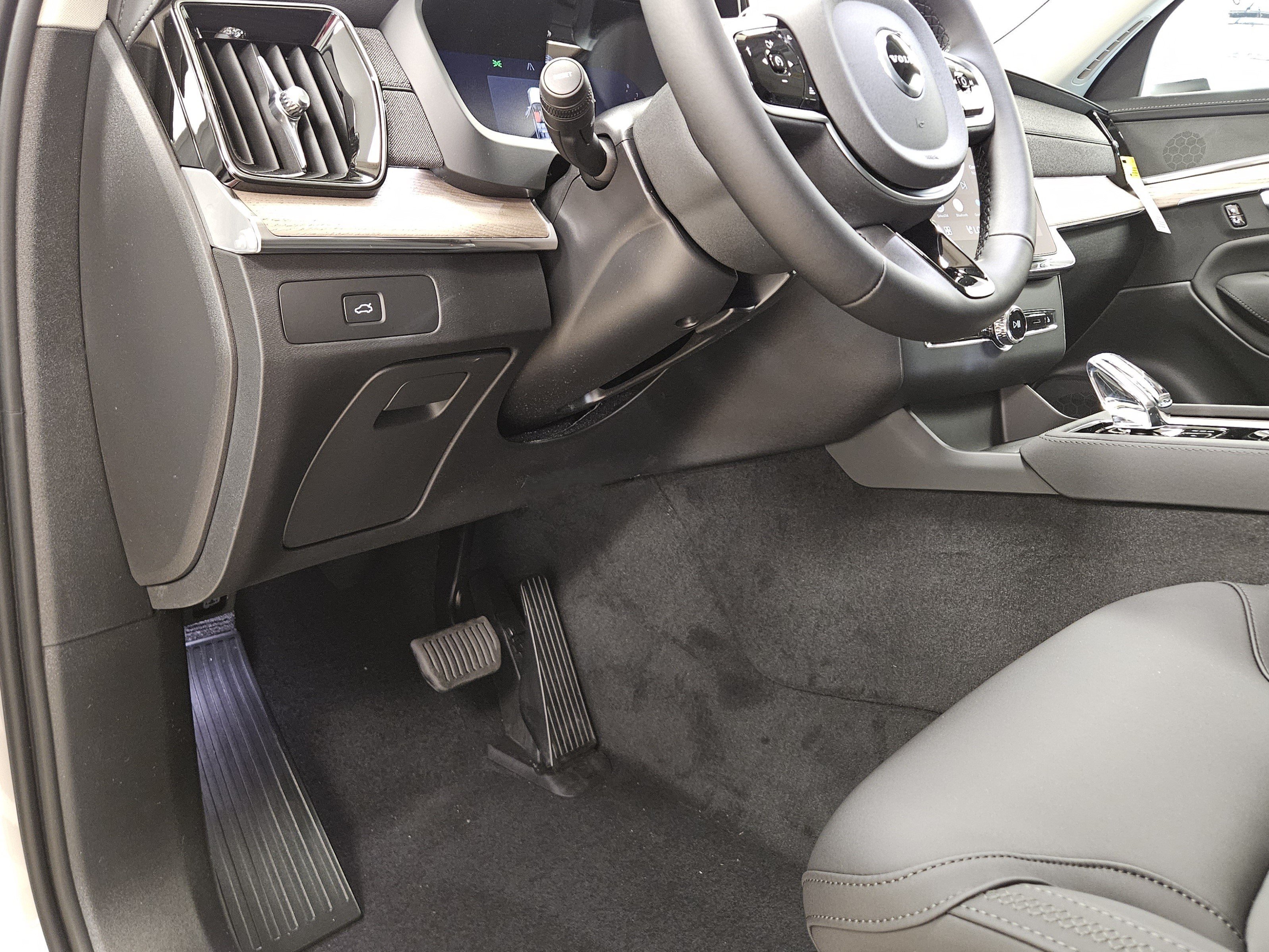 New 2026 Volvo XC90 B6 Core AWD/4WD image 43