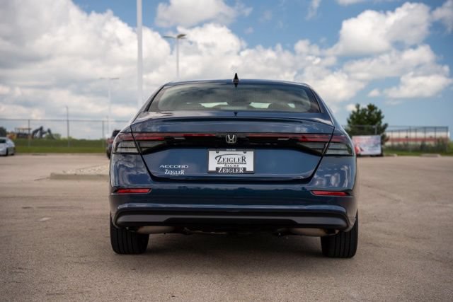 Used 2025 Honda Accord SE image 6