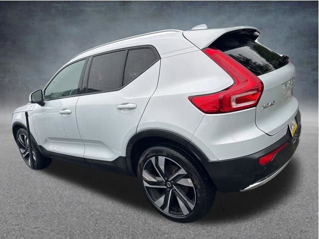 Used 2020 Volvo XC40 T5 Momentum w/ Premium Package AWD/4WD image 4