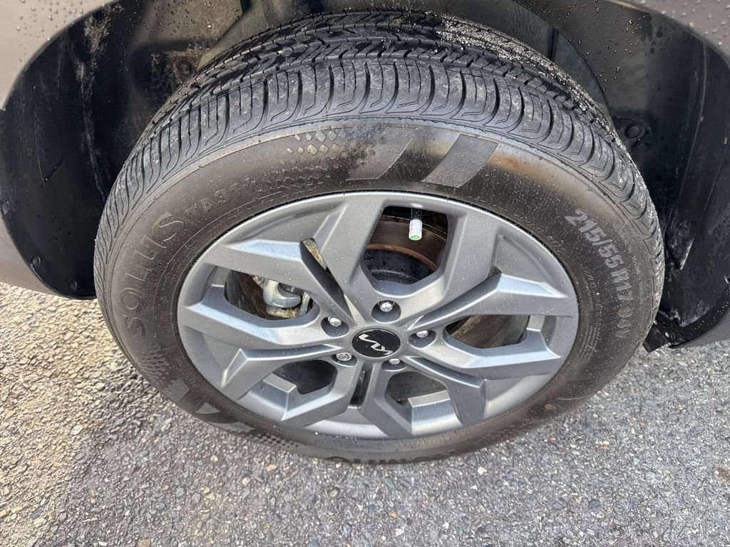 Used 2024 Kia Seltos S image 11