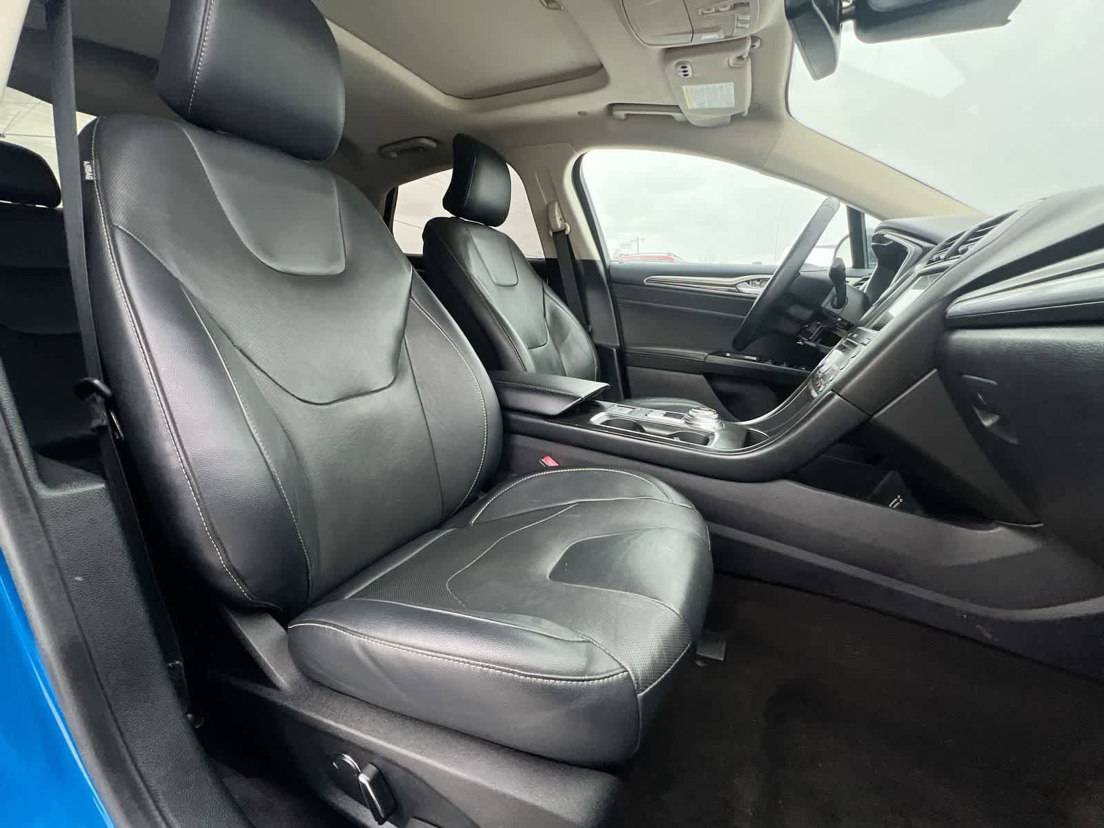 Used 2019 Ford Fusion Energi Titanium FWD image 21