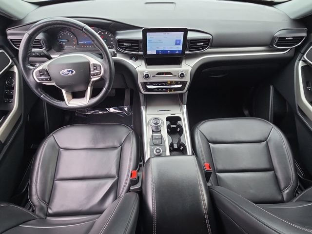 Used 2021 Ford Explorer XLT w/ Equipment Group 202A AWD/4WD image 13