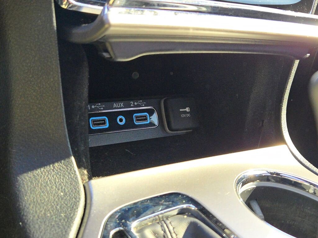 Used 2021 Jeep Grand Cherokee Laredo X image 28