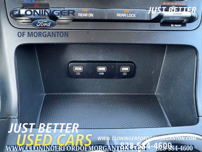 Used 2023 Kia Carnival LX image 27