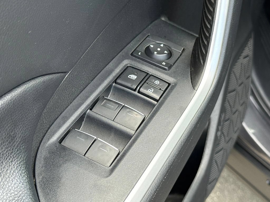 Used 2022 Toyota RAV4 XLE Premium AWD/4WD image 19