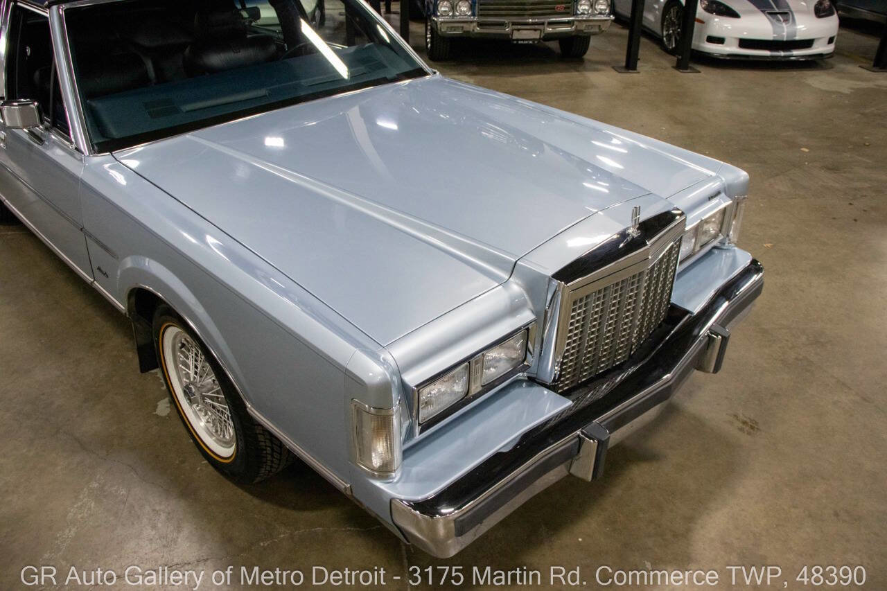 Used 1986 Lincoln Town Car image 13