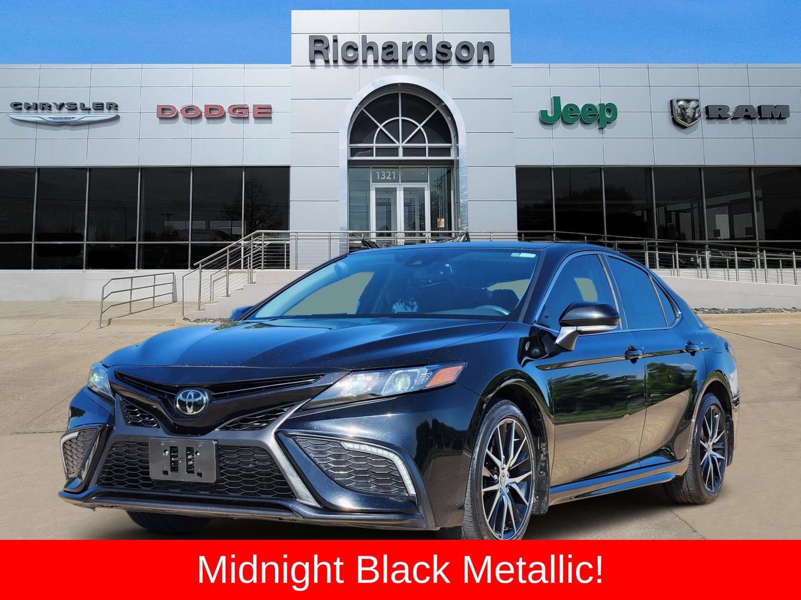 Used 2023 Toyota Camry SE w/ Convenience Package