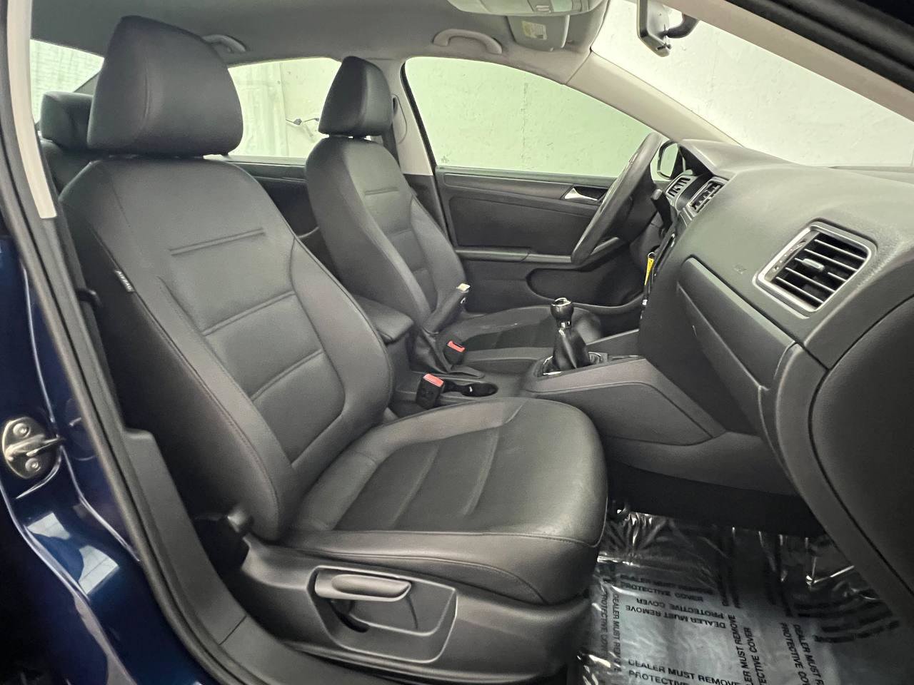 Used 2012 Volkswagen Jetta SE FWD image 12