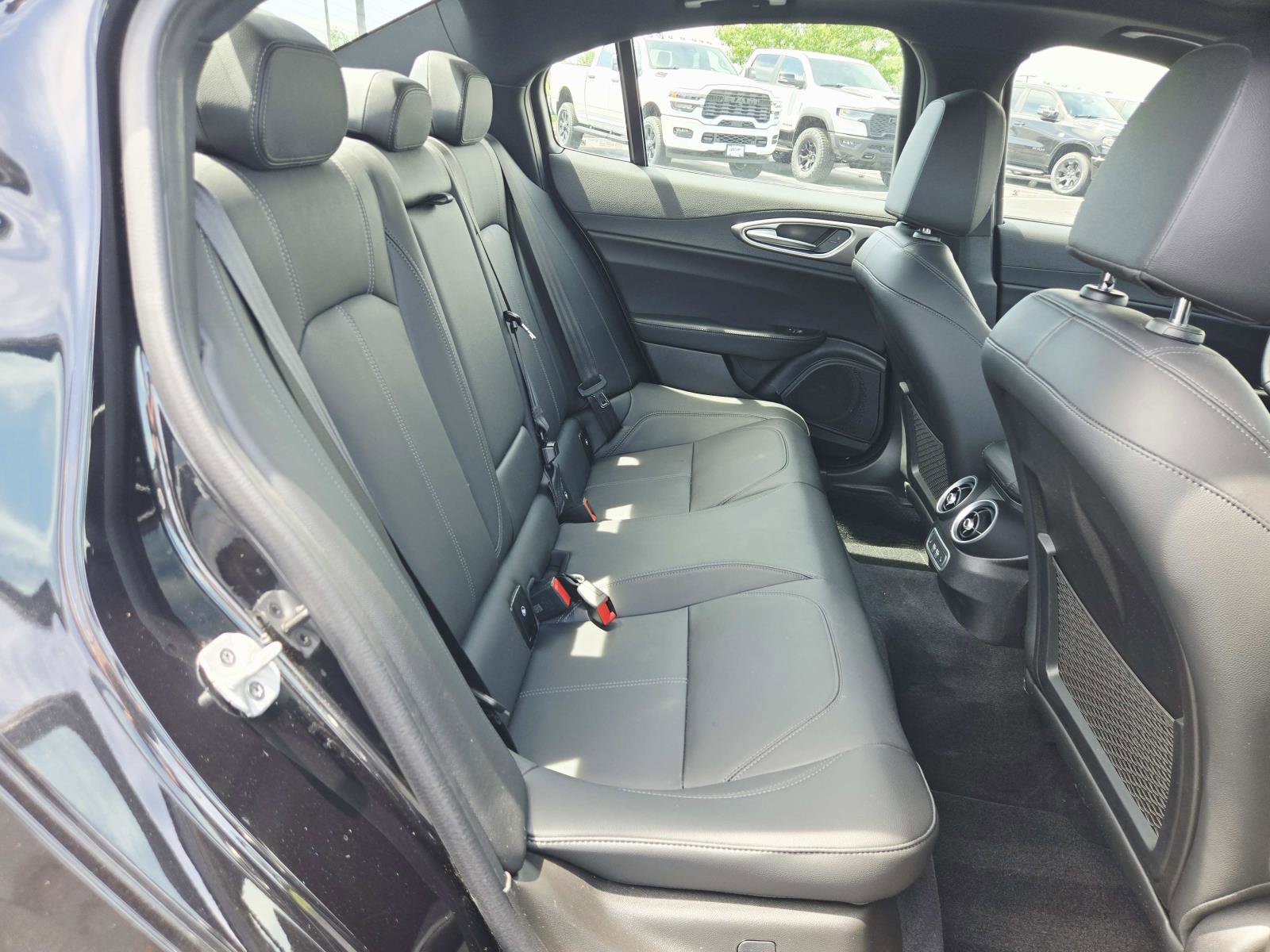 Used 2024 Alfa Romeo Giulia Ti AWD/4WD image 16
