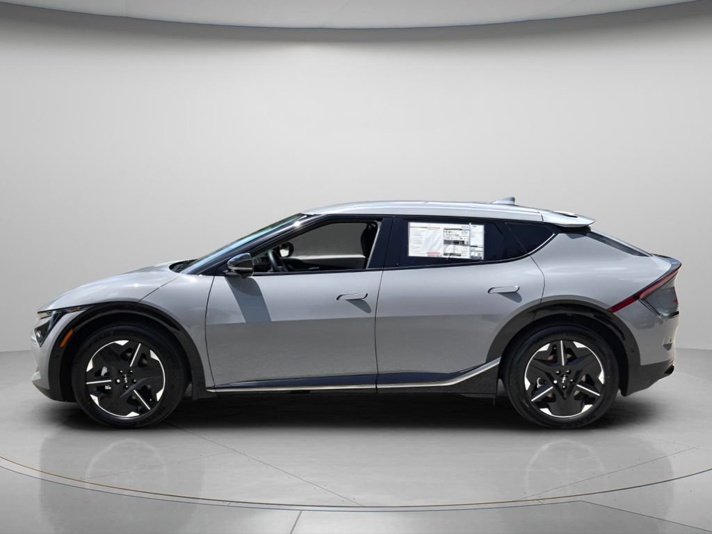 New 2026 Kia EV6 Wind RWD image 2