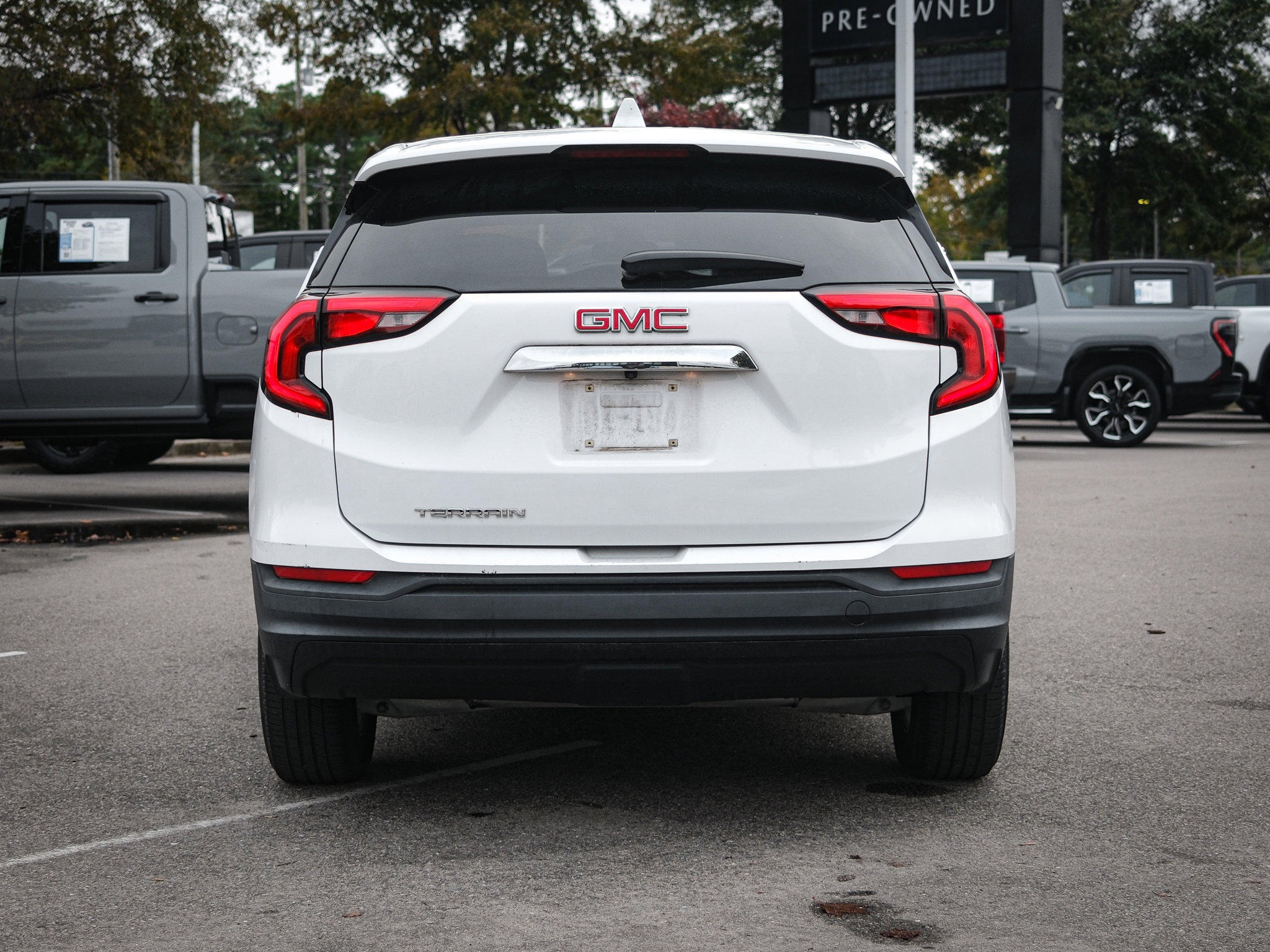 Used 2020 GMC Terrain SLE image 10