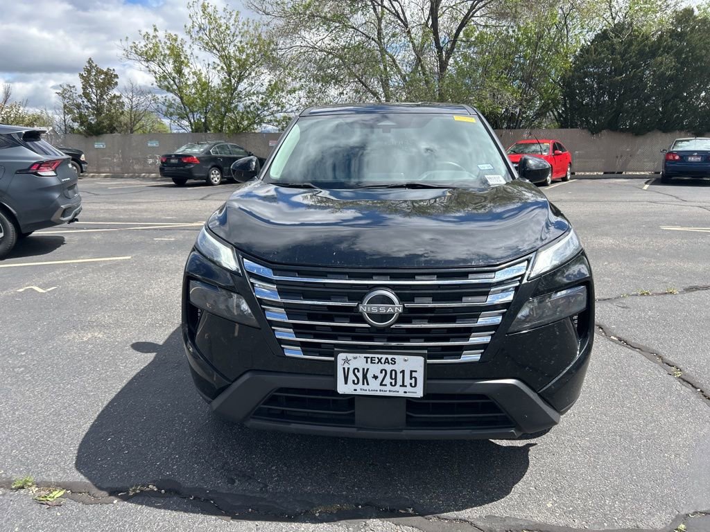 Used 2024 Nissan Rogue SV AWD/4WD image 16