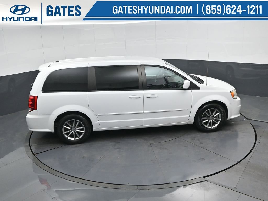 Used 2016 Dodge Grand Caravan SE image 49