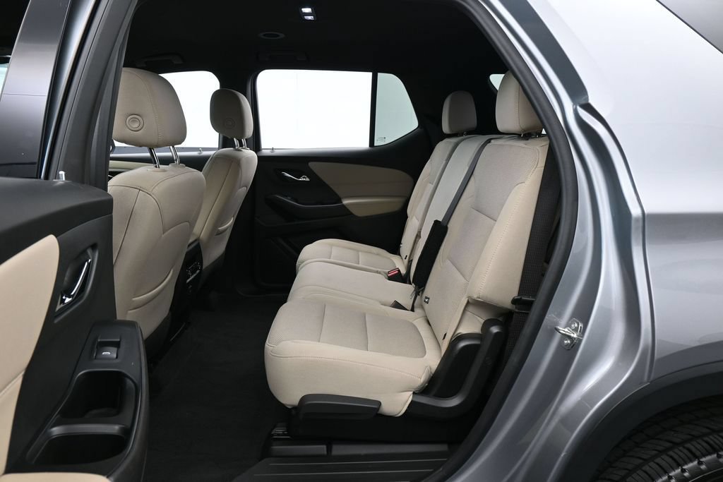 Used 2023 Chevrolet Traverse LS FWD image 28