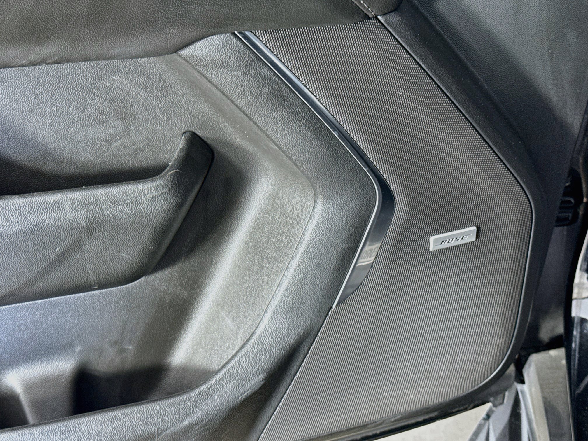 Used 2024 Chevrolet Suburban LT RWD image 21