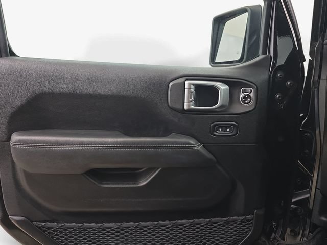Used 2019 Jeep Wrangler Unlimited Sahara AWD/4WD image 25