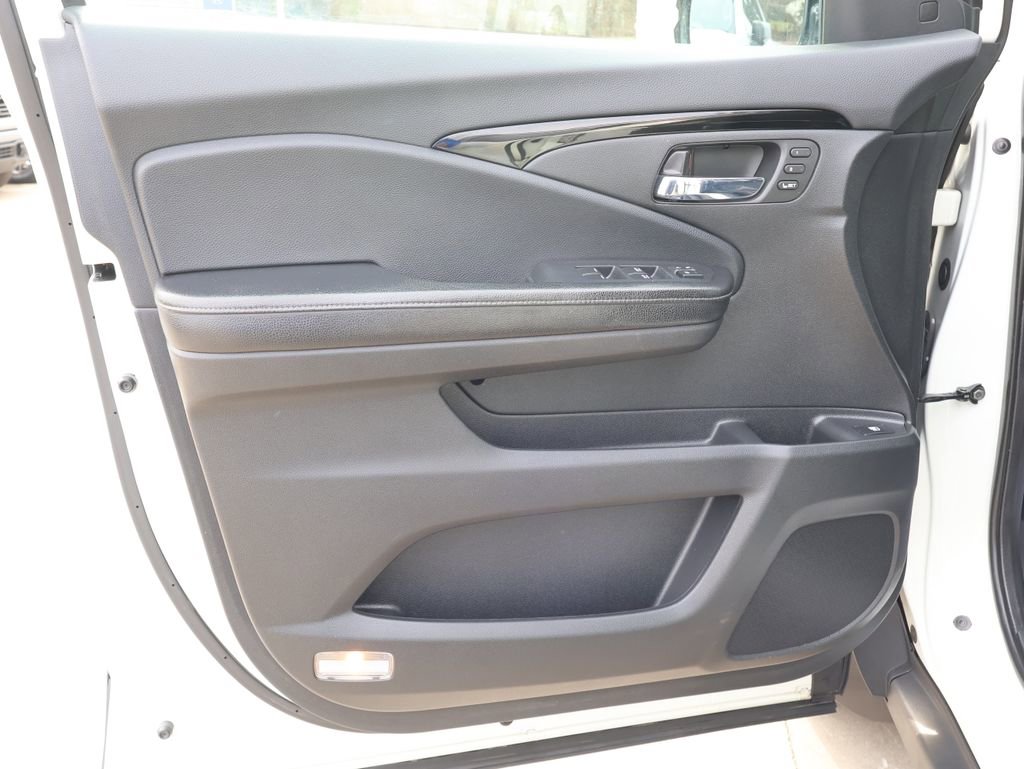 Used 2017 Honda Ridgeline RTL-E image 11