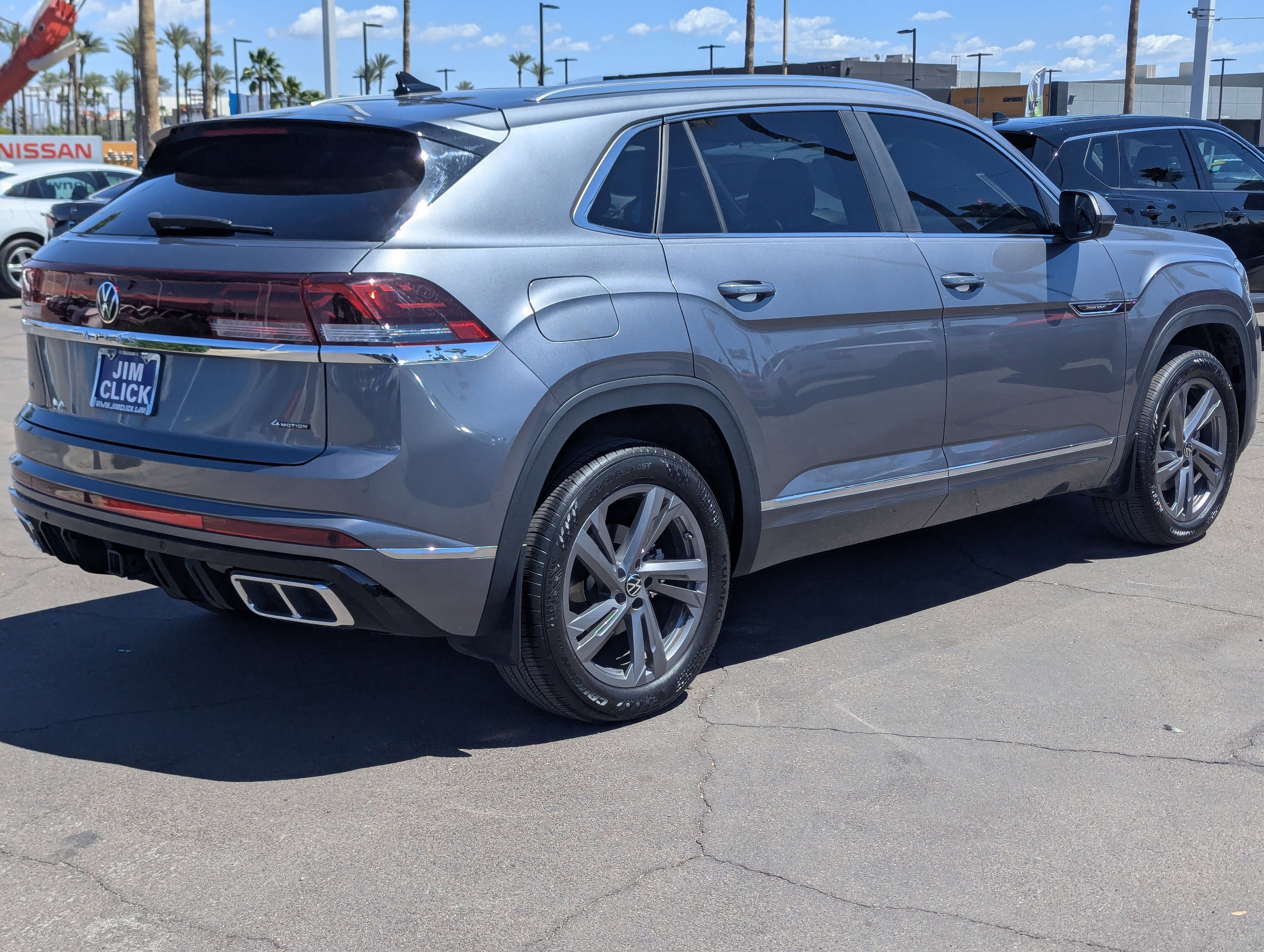 Used 2024 Volkswagen Atlas Cross Sport SEL R-Line image 2