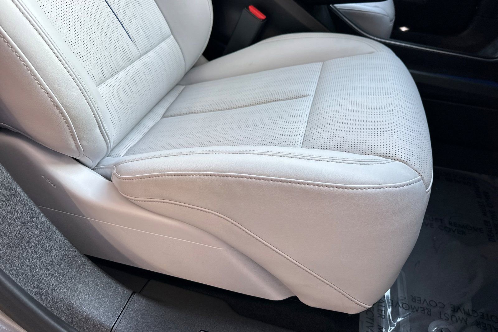 Certified 2024 Cadillac Lyriq Luxury image 23