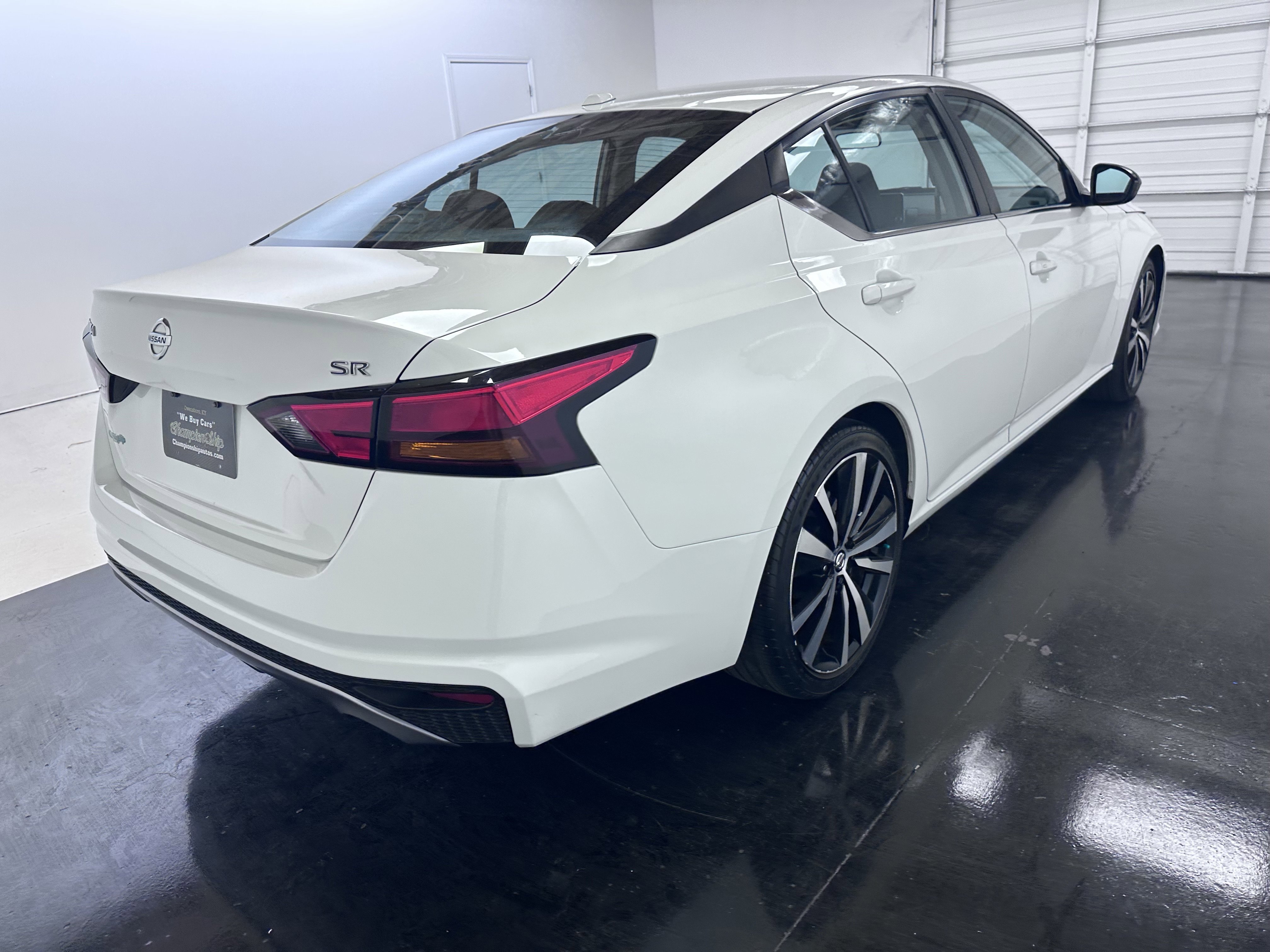 Used 2019 Nissan Altima 2.5 SR FWD image 13