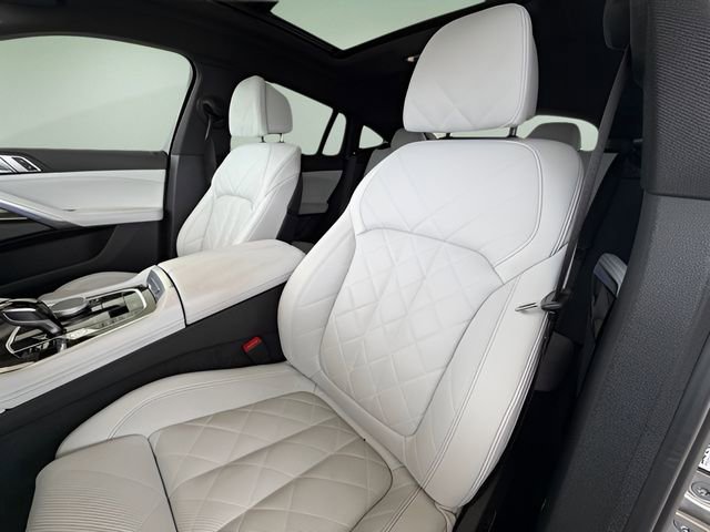 Used 2023 BMW X6 xDrive40i w/ Luxury Seating Package image 34