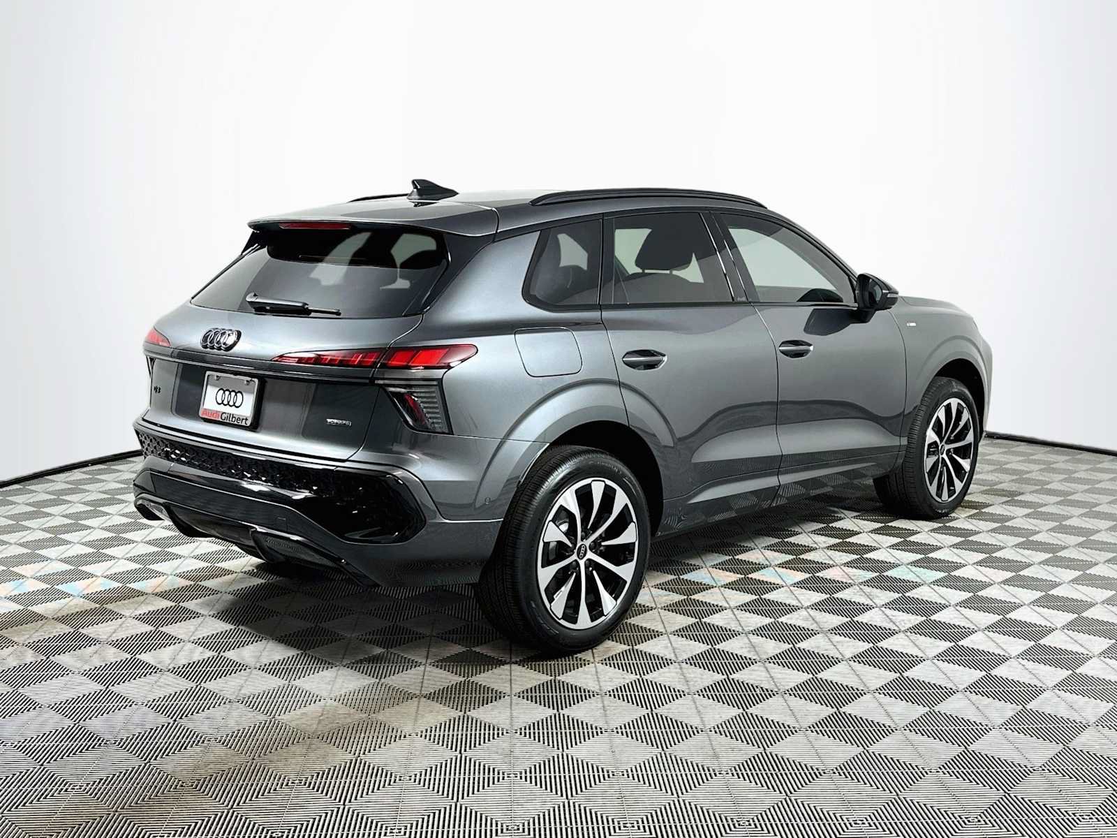 New 2026 Audi Q3 quattro 2.0T AWD/4WD image 7