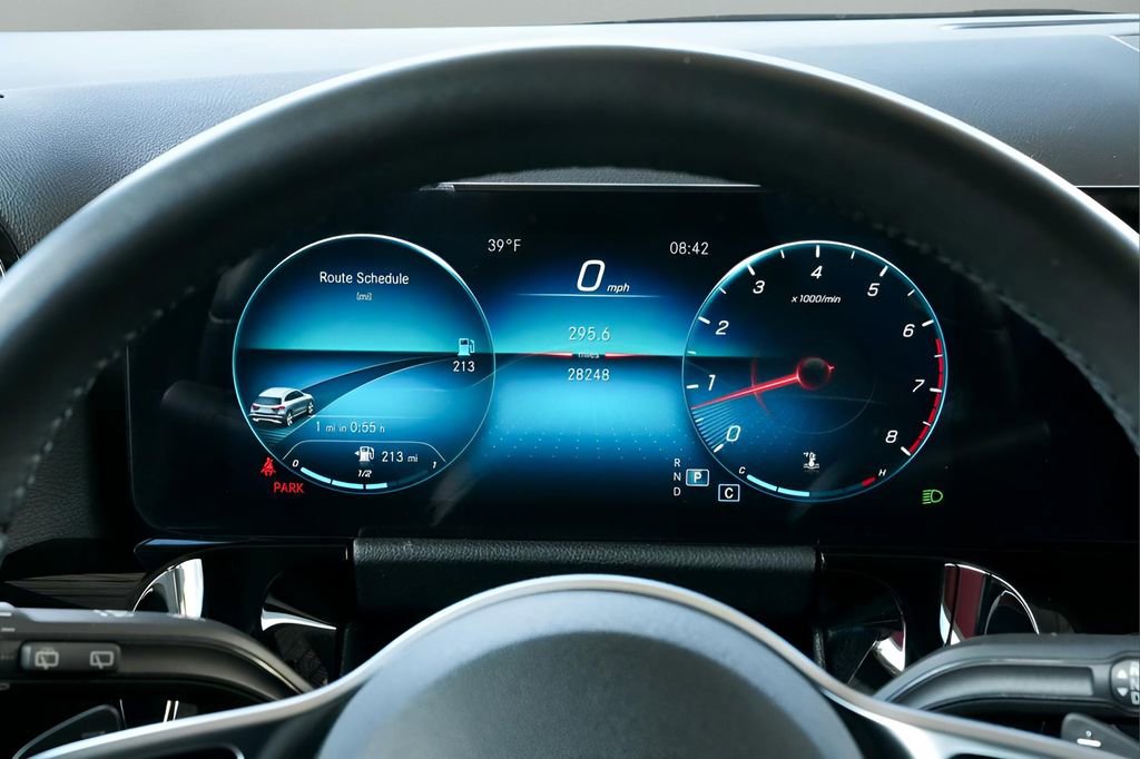 Used 2022 Mercedes-Benz GLA 250 4MATIC image 24