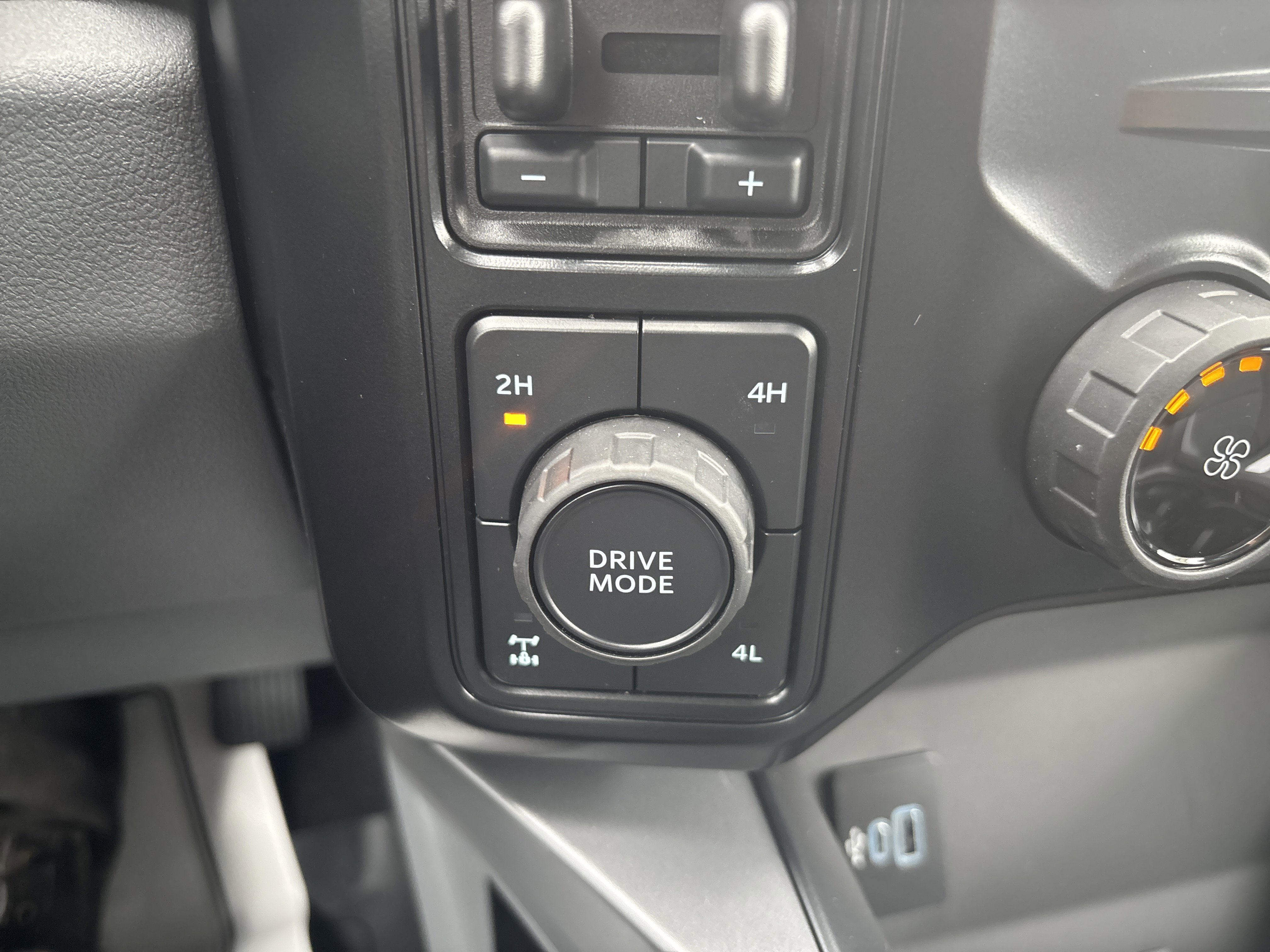 New 2026 Ford F250 4x4 Crew Cab Super Duty image 30