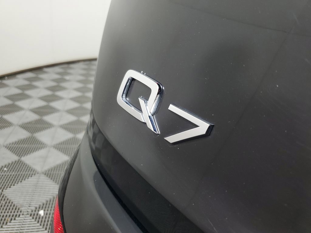 Used 2021 Audi Q7 3.0T Premium AWD/4WD image 8