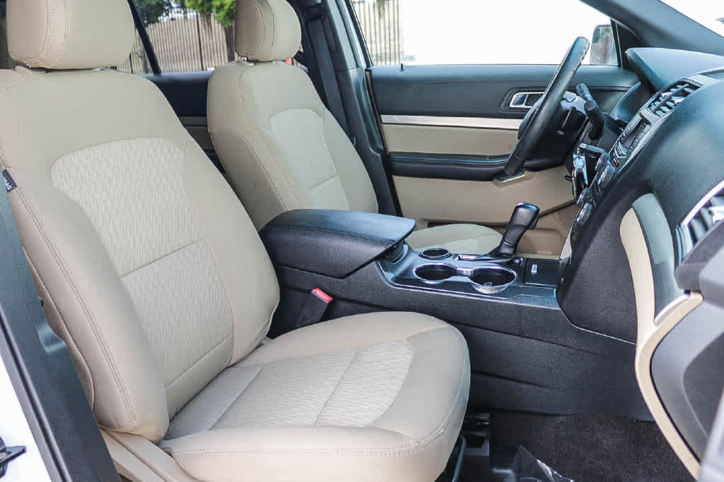 Used 2016 Ford Explorer FWD image 16
