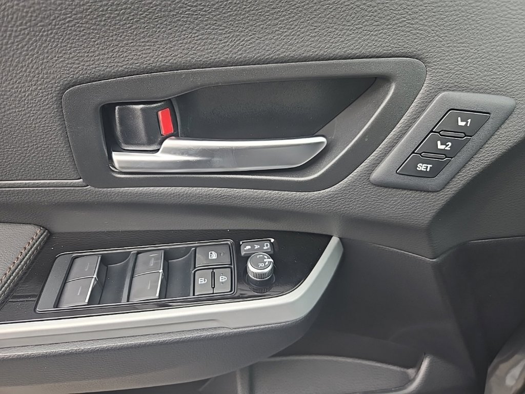 New 2026 Toyota Sienna Limited AWD/4WD image 18