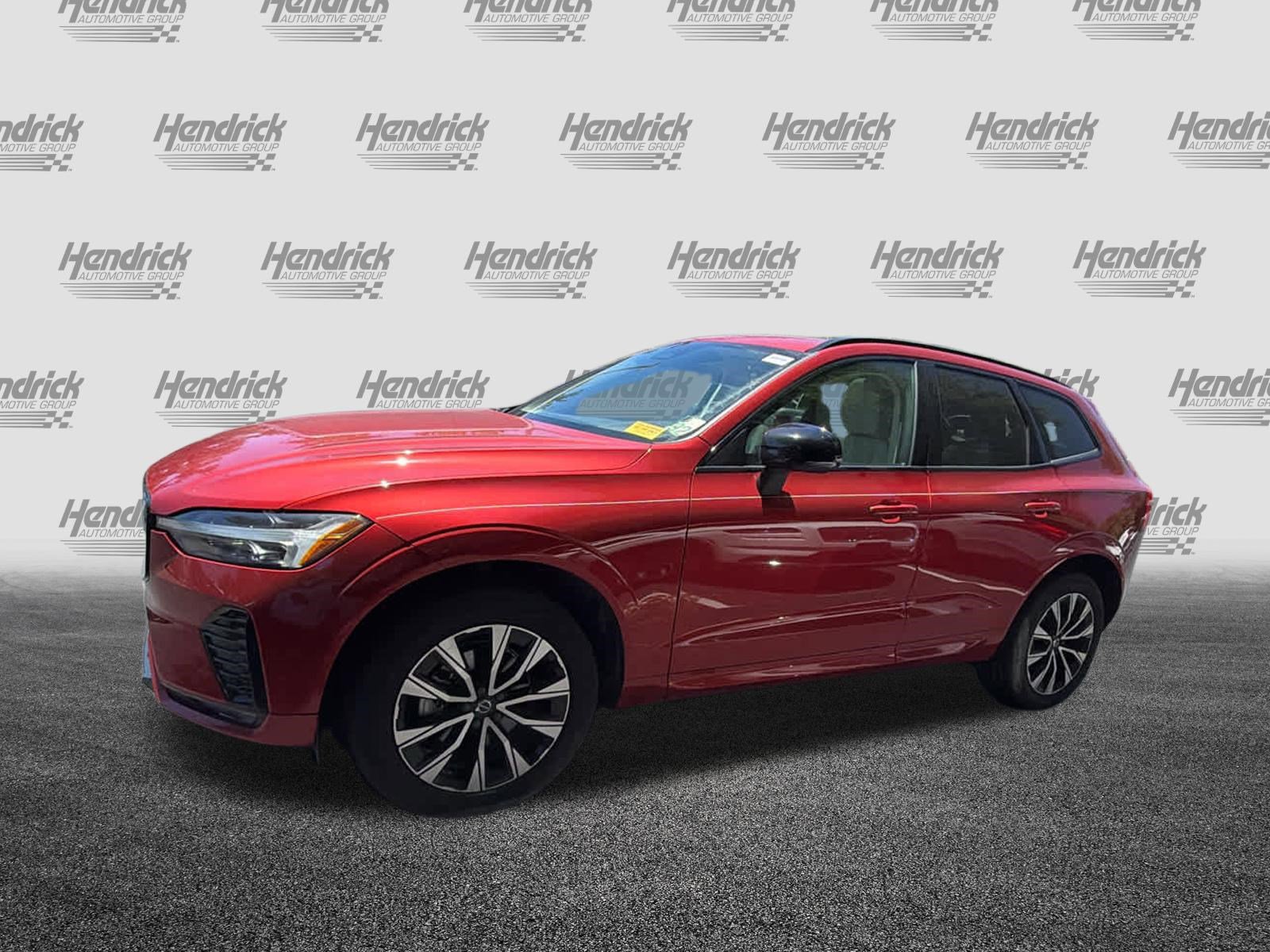 Used 2024 Volvo XC60 B5 Core w/ Protection Package AWD/4WD image 10