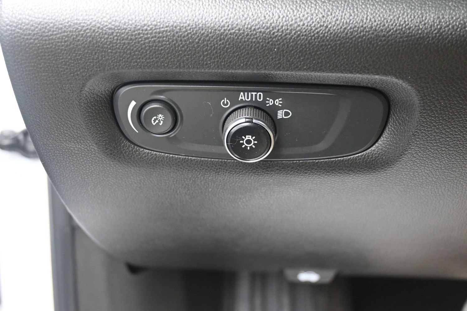 Used 2023 Chevrolet Traverse LT w/ LPO, Floor Liner Package AWD/4WD image 19
