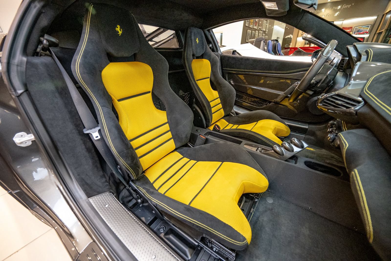 Used 2014 Ferrari 458 Speciale Coupe RWD image 15