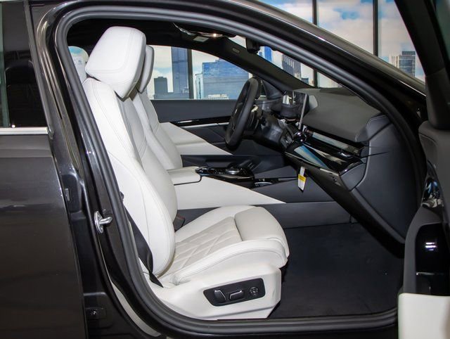 Used 2026 BMW 530i xDrive image 21