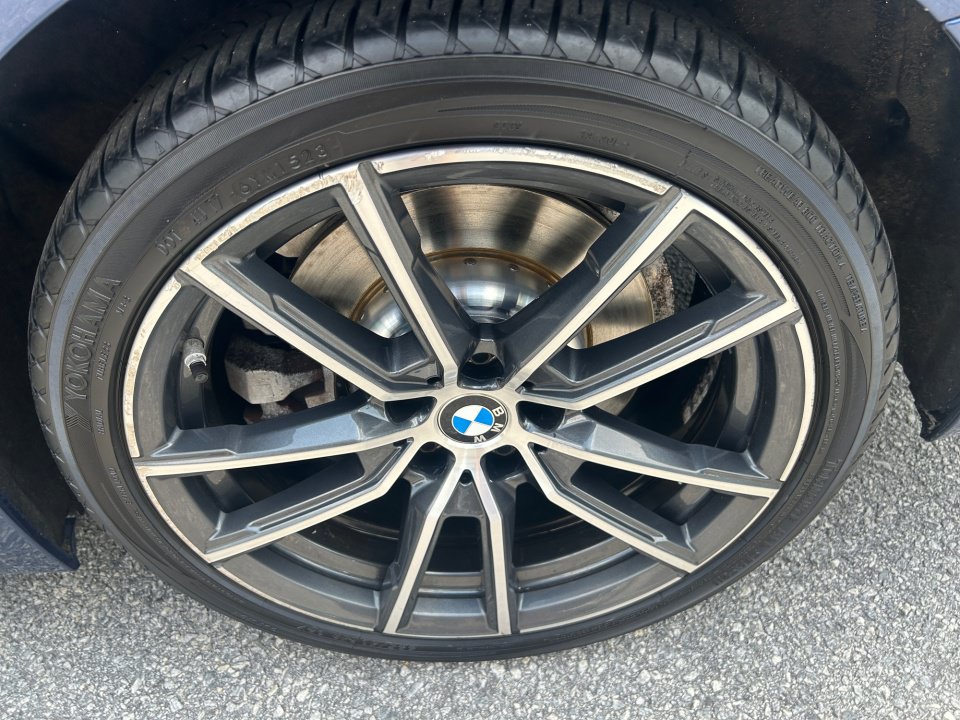 Used 2021 BMW 330i xDrive Sedan AWD/4WD image 22