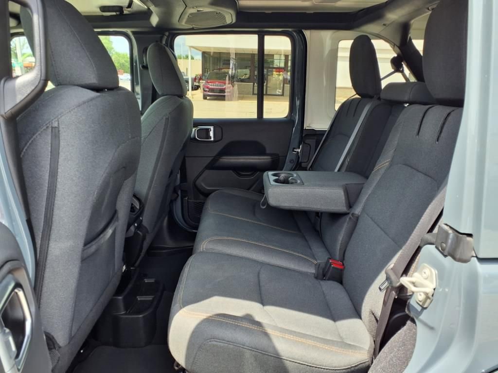 Used 2024 Jeep Wrangler Sahara 4xe image 5