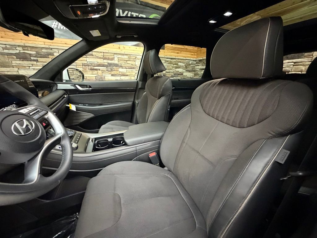 Certified 2025 Hyundai Palisade Calligraphy image 12