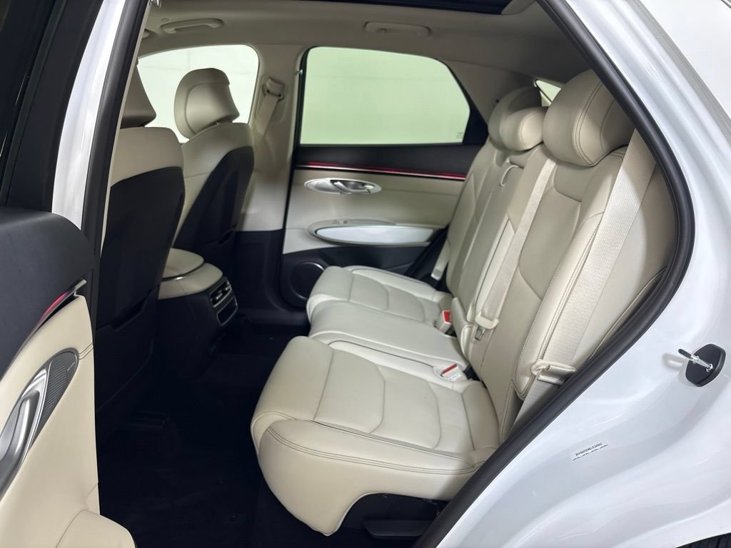 New 2027 Genesis GV70 2.5T Advanced AWD/4WD image 18