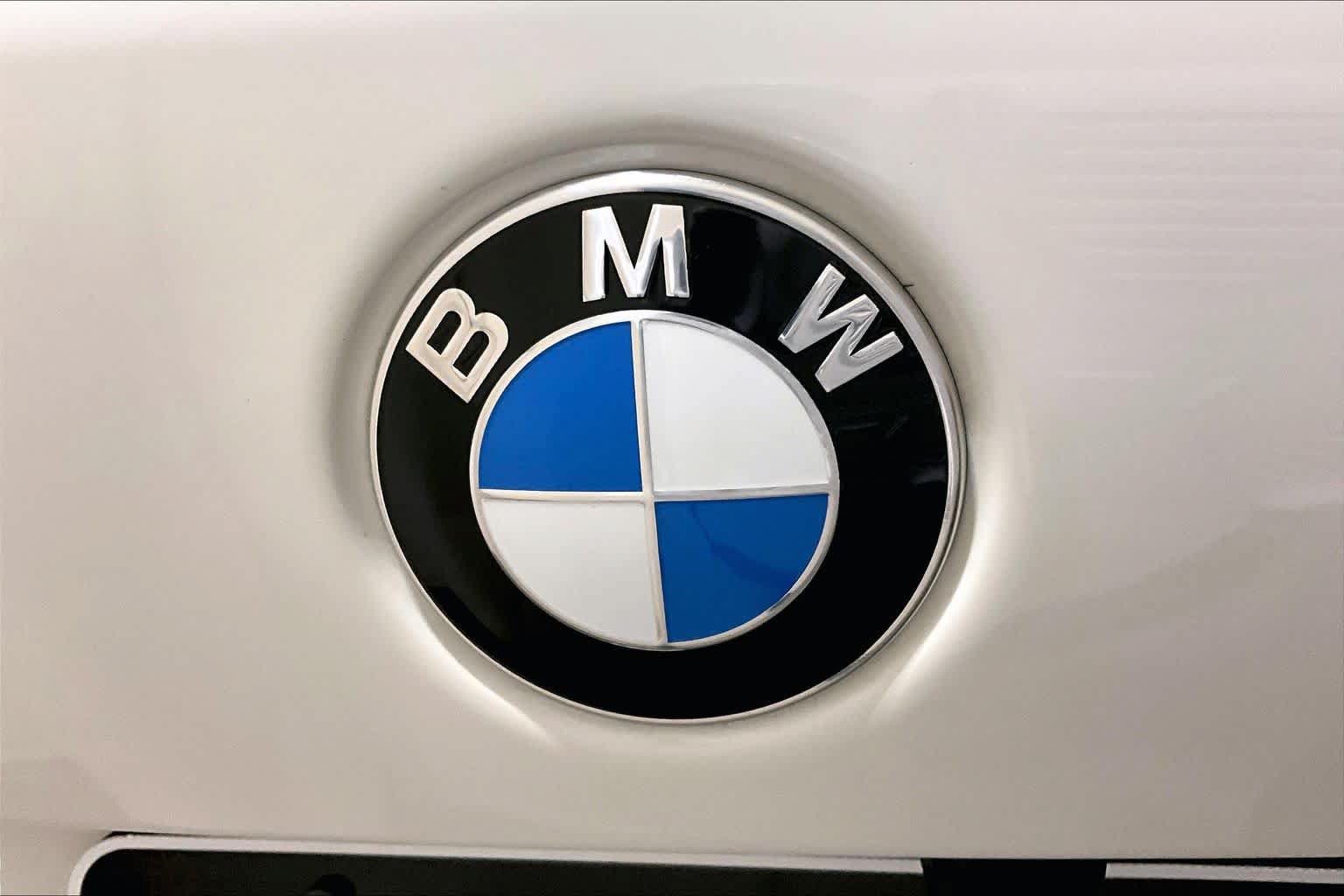 Certified 2025 BMW X5 xDrive40i w/ Parking Assistance Package AWD/4WD image 32