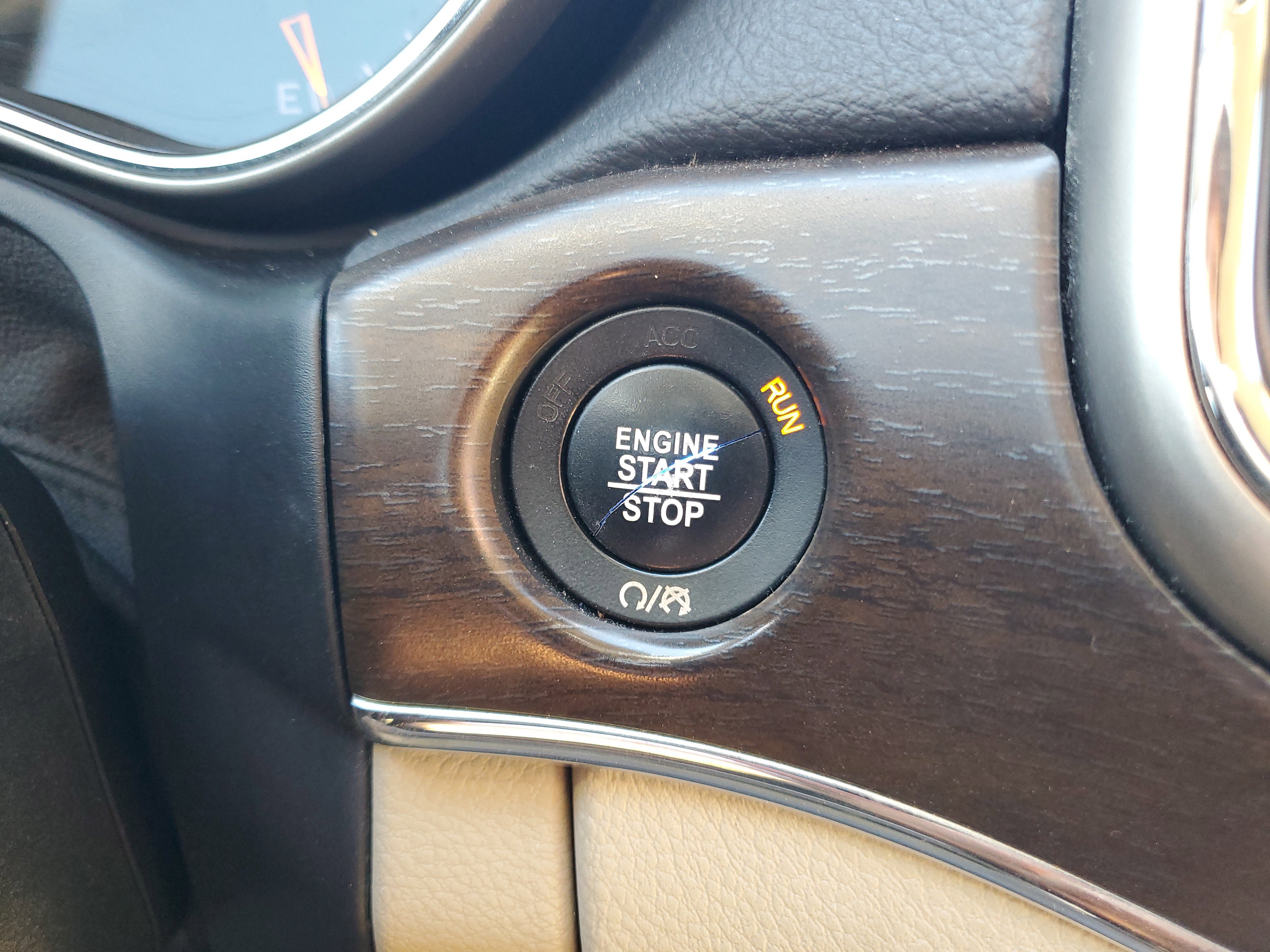 Used 2017 Jeep Grand Cherokee Limited image 10