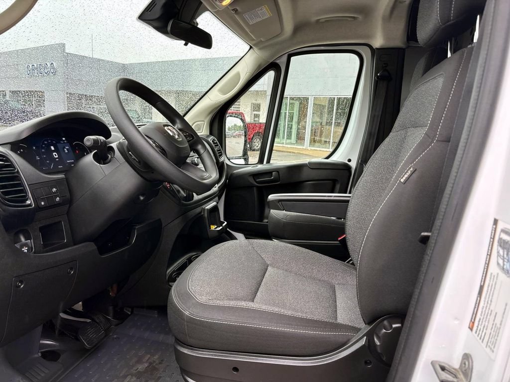 Used 2025 RAM ProMaster 2500 w/ U-Haul Equipment Group FWD image 9