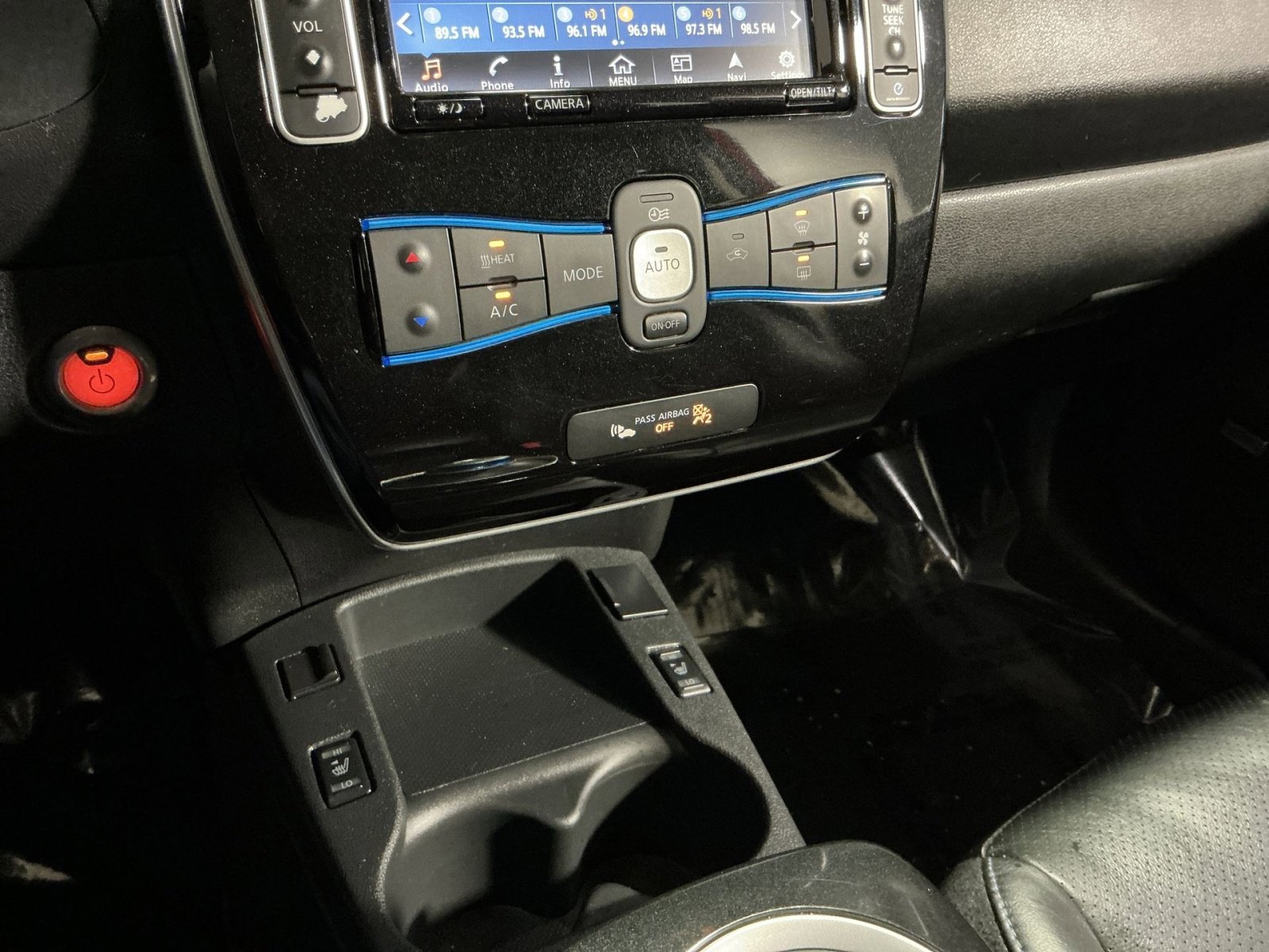 Used 2016 Nissan Leaf SL w/ Premium Package image 29