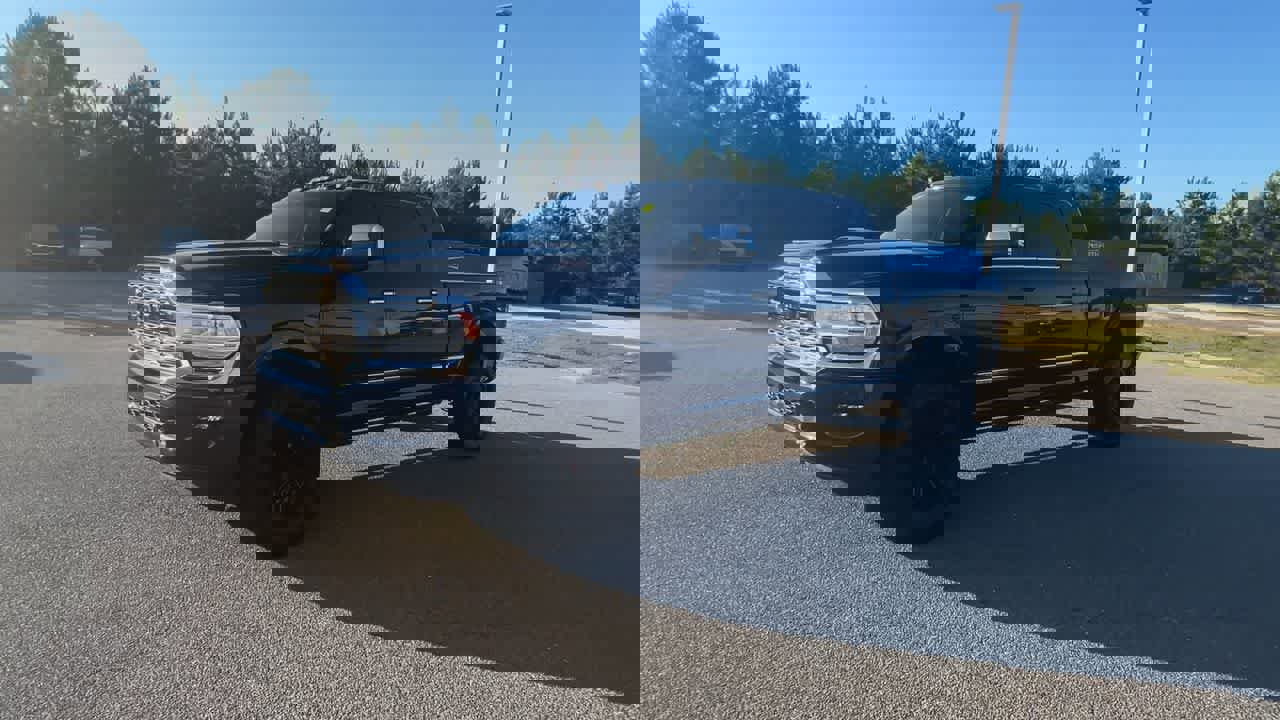 Used 2022 RAM 2500 Limited w/ Towing Technology Group image 4