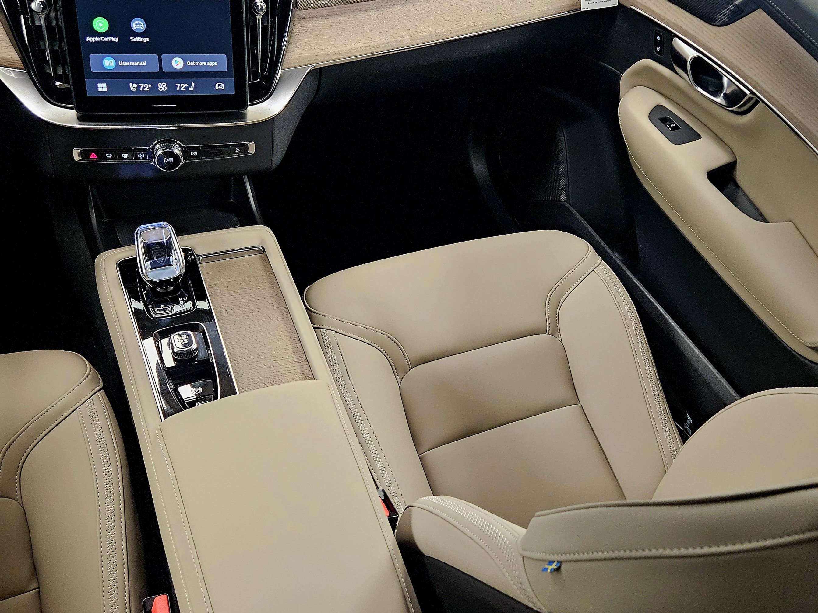New 2026 Volvo XC90 T8 Plus w/ Protection Package Premier AWD/4WD image 17