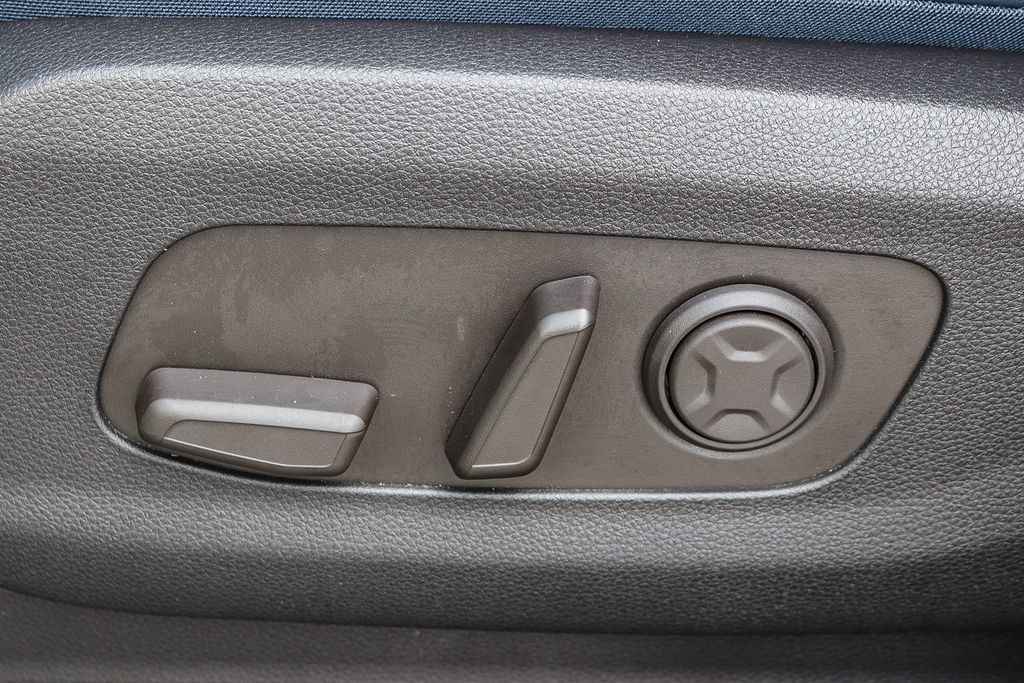 Certified 2026 Kia Carnival EX FWD image 22