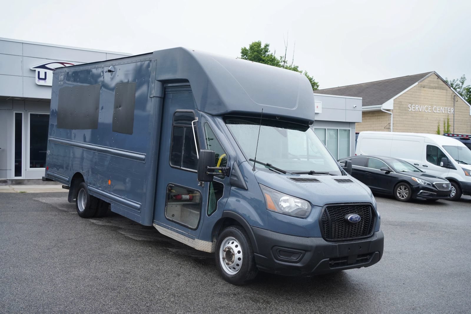 Used 2022 Ford Transit 350 DRW RWD image 4