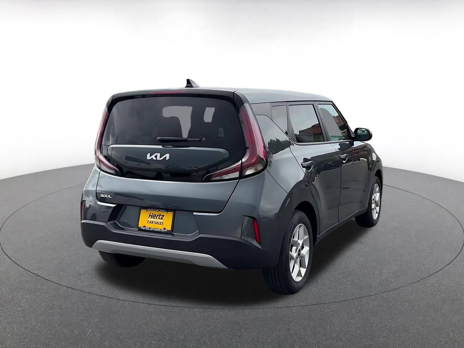 Used 2025 Kia Soul LX w/ LX Technology Package FWD image 13