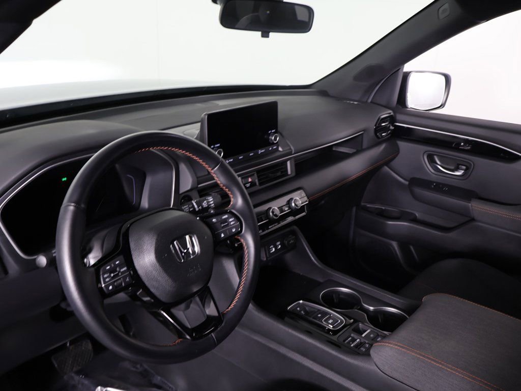 Used 2025 Honda Pilot Sport image 26